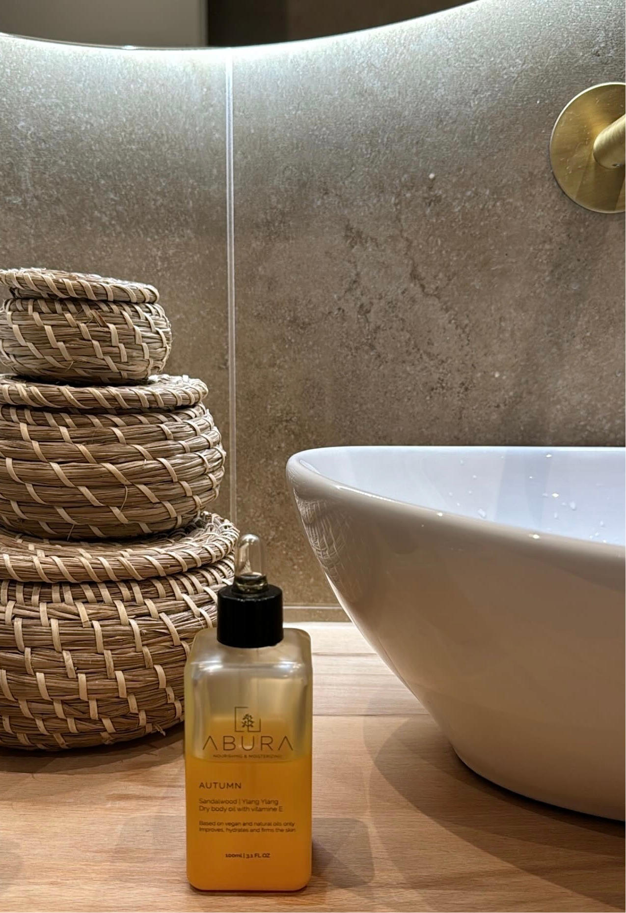 Autumn • Hydrateert • Verstevigd • Verzachtend •  Dry Body Oil • Vitamine E | Sandelhout | Ylang Ylang | 15 +Organic ingredienten | Afrikaanse & Mediterrane rituelen in 1 fles