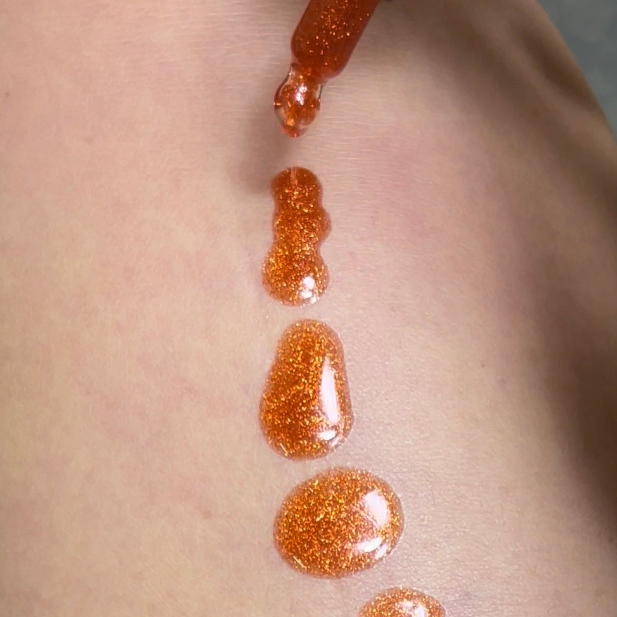 Bronze Body Glow  • Organic Dry Body Shimmer •  Bronzer • Vegan | Cosmos Organic Gecertificeerd | Alle Huidtypes